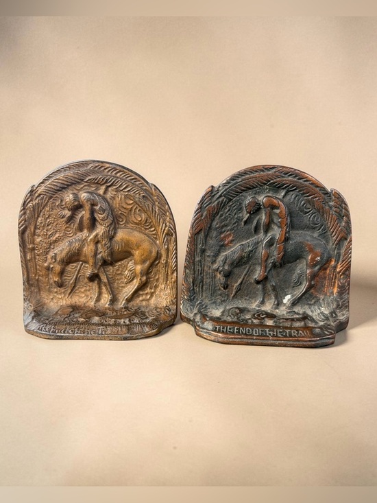 Other - VINTAGE 1920s ANTIQUE “END OF THE TRAIL” CAST IRON BOOKEND — WESTERN AMERICANA